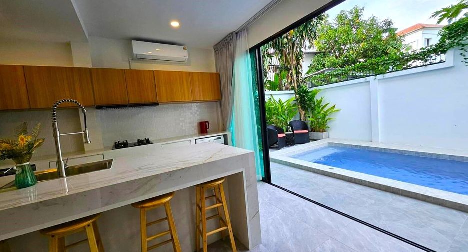 For rent 4 bedrooms villa in Mueang Phuket, Phuket