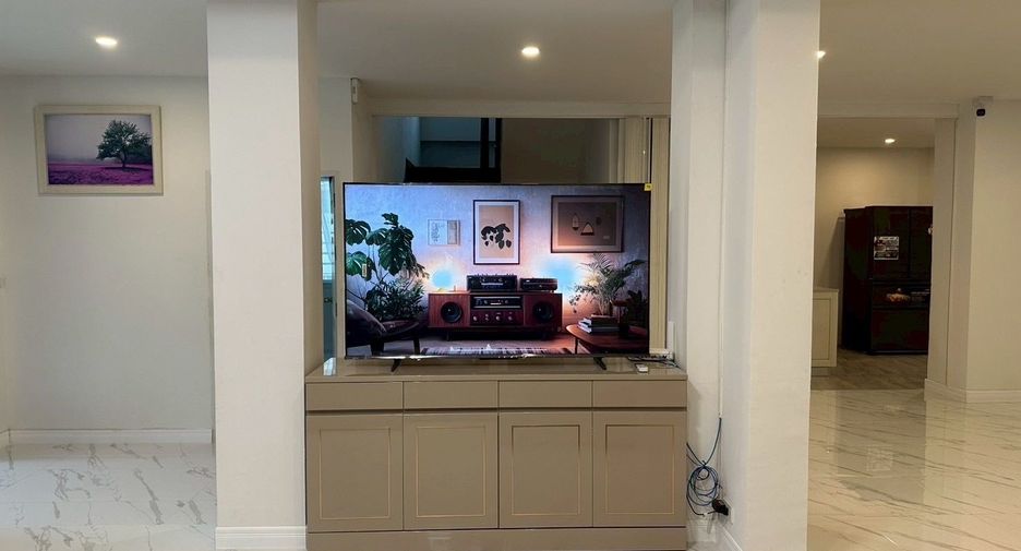 出租 5 卧室 独立屋 在 Lat Krabang, 曼谷
