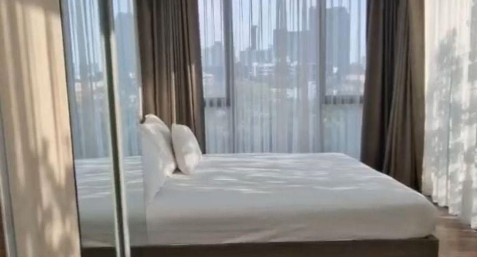 For rent 2 bedrooms condo in Phra Khanong, Bangkok