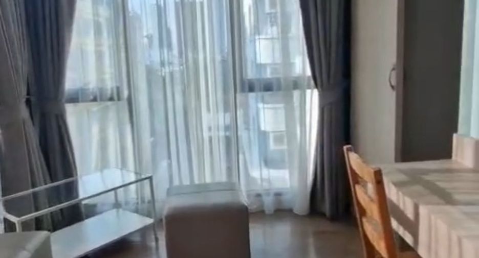For rent 2 bedrooms condo in Phra Khanong, Bangkok