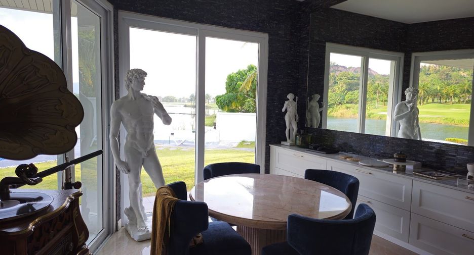 For sale 4 bedrooms villa in Kathu, Phuket