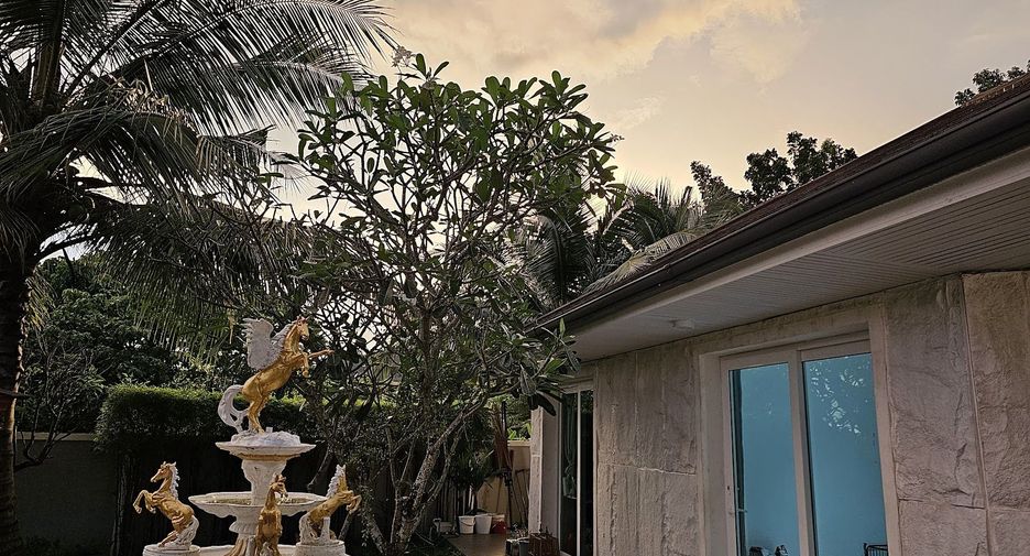 For sale 4 bedrooms villa in Kathu, Phuket