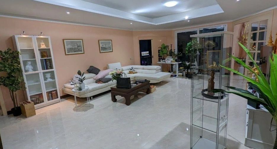 For sale 4 bedrooms villa in Kathu, Phuket