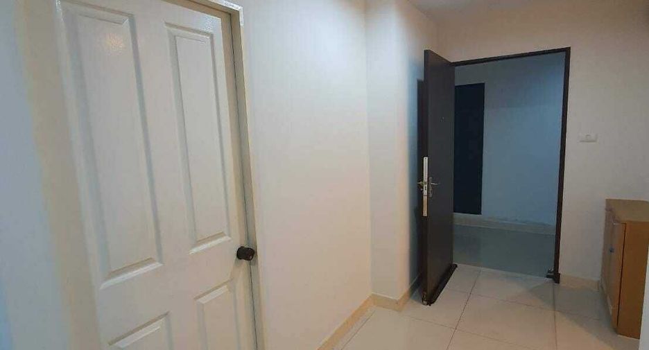 For sale 2 bedrooms condo in Phra Khanong, Bangkok