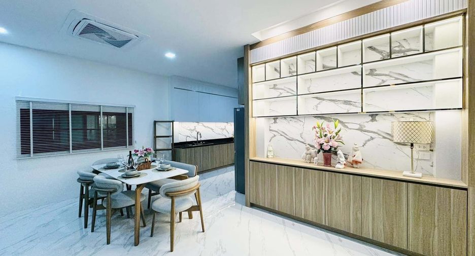 For sale 3 bedrooms villa in Bang Lamung, Chonburi