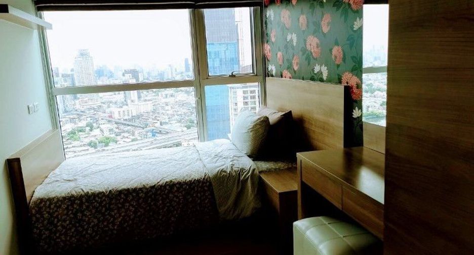 À louer 2 chambres condo à Phra Khanong, Bangkok