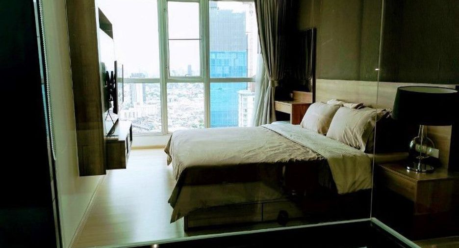 À louer 2 chambres condo à Phra Khanong, Bangkok