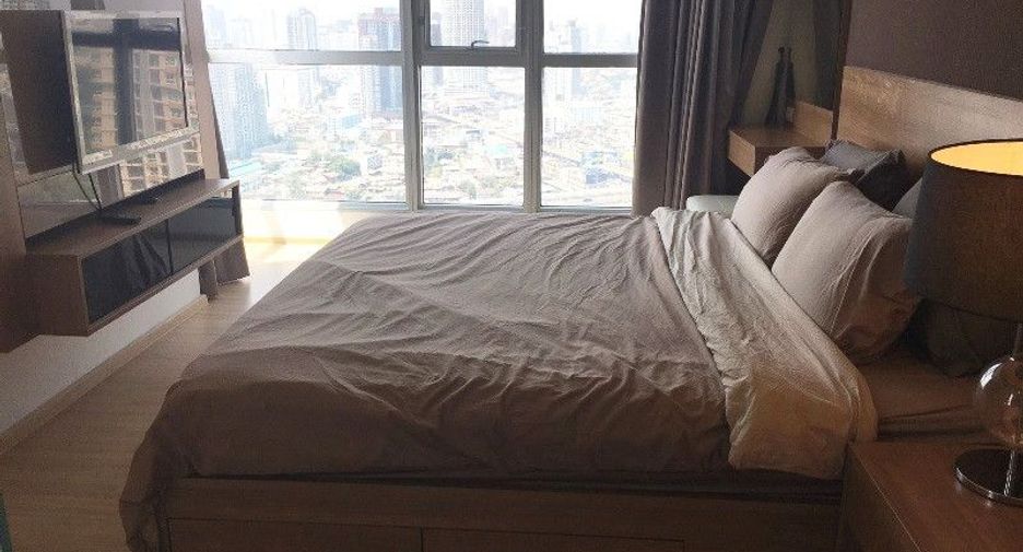 À louer 2 chambres condo à Phra Khanong, Bangkok