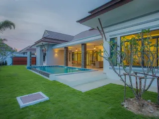 For sale 3 ベッドルーム villa in Cha Am, Phetchaburi