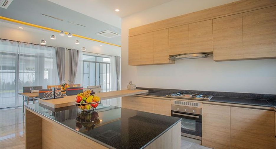 For sale 3 bedrooms villa in Cha Am, Phetchaburi