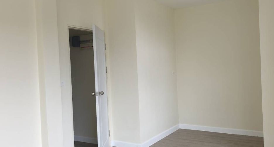 For sale 3 bedrooms townhouse in Thalang, Phuket