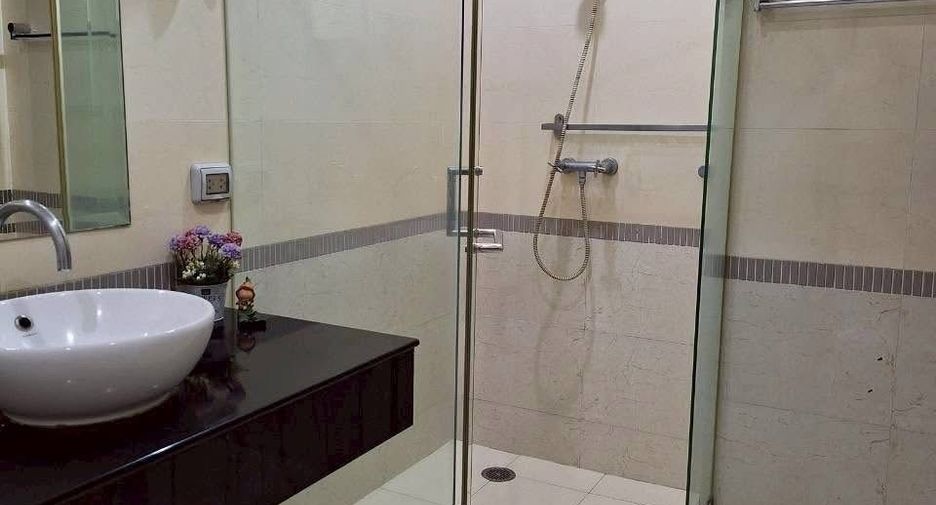 For rent 1 bed condo in Ratchathewi, Bangkok