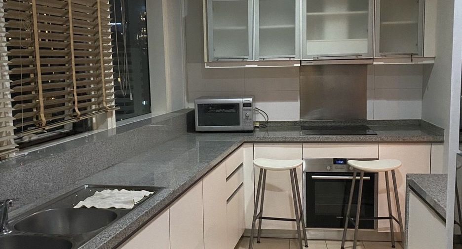 Wohnung zur Miete mit 3 Zimmer in Khlong Toei, Bangkok