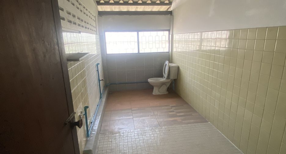 For rent 1 bed townhouse in Phra Pradaeng, Samut Prakan