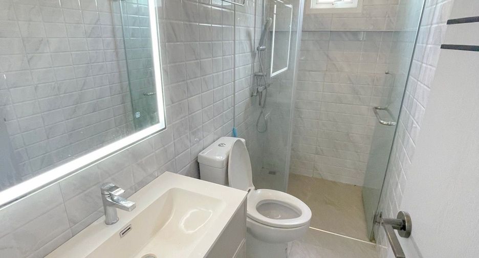 For sale 4 bedrooms house in Bang Lamung, Chonburi