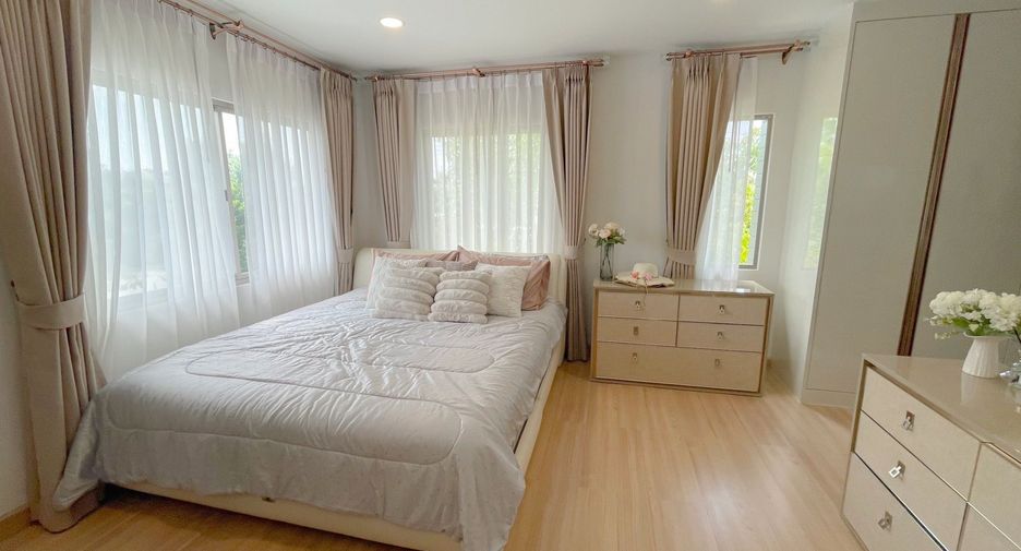 For sale 4 bedrooms house in Bang Lamung, Chonburi