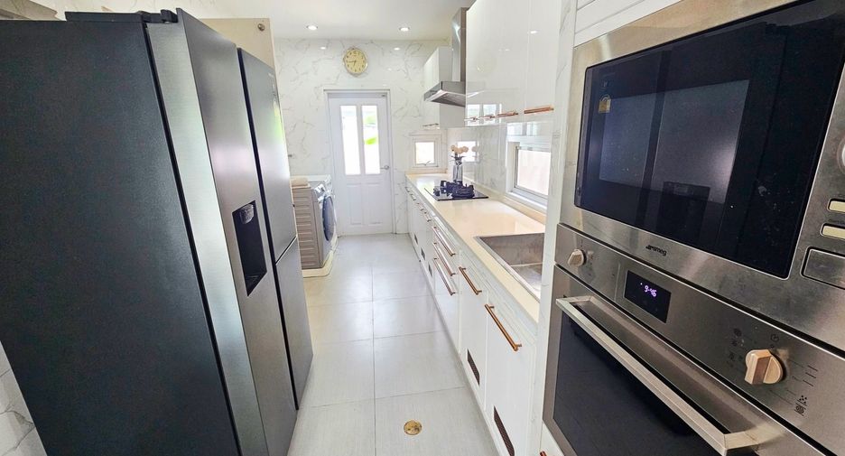 For sale 4 bedrooms house in Bang Lamung, Chonburi