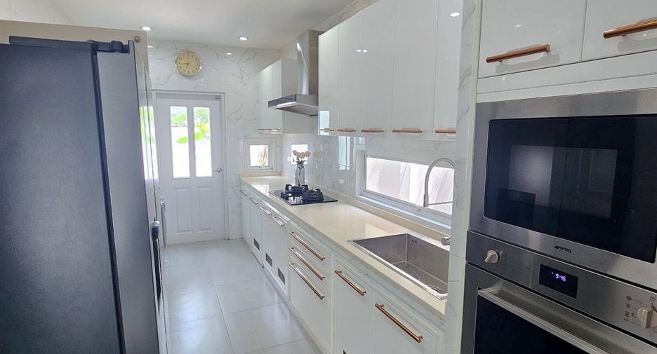 For sale 4 bedrooms house in Bang Lamung, Chonburi