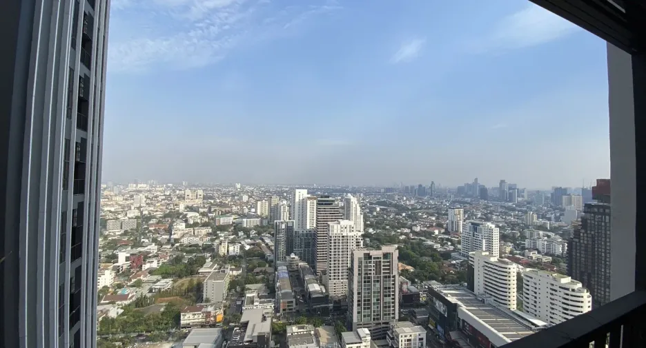 For sale 2 bedrooms condo in Watthana, Bangkok