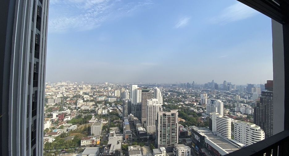 À vendre 2 chambres condo à Watthana, Bangkok