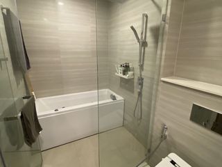 Продажа 2 спальни кондо в Щаттхана, Бангкок