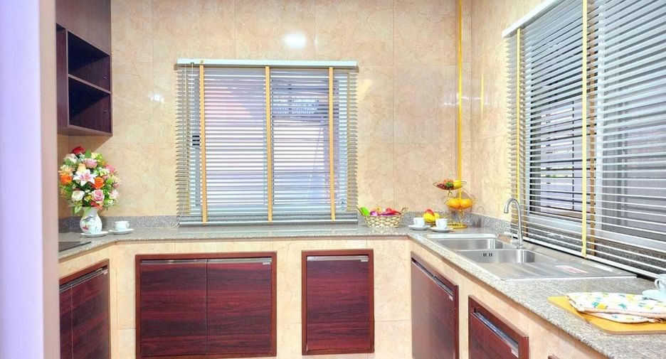 Casa en venta de 4 habitaciones en Bang Lamung, Chonburi