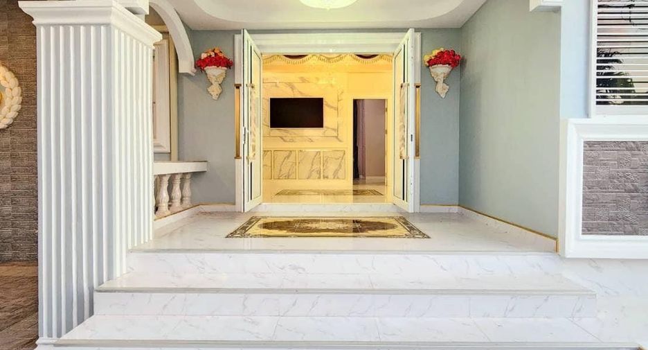 Casa en venta de 4 habitaciones en Bang Lamung, Chonburi