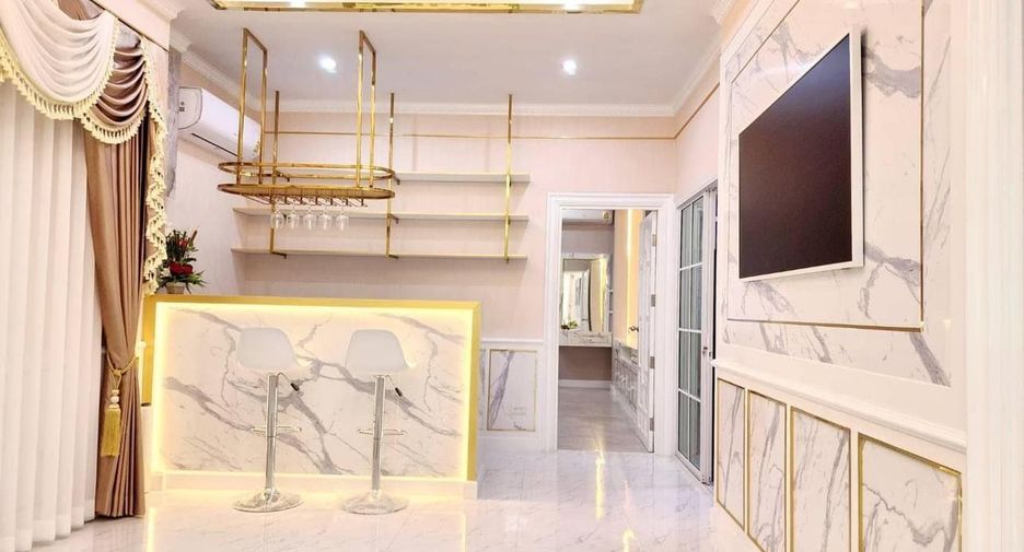 Casa en venta de 4 habitaciones en Bang Lamung, Chonburi