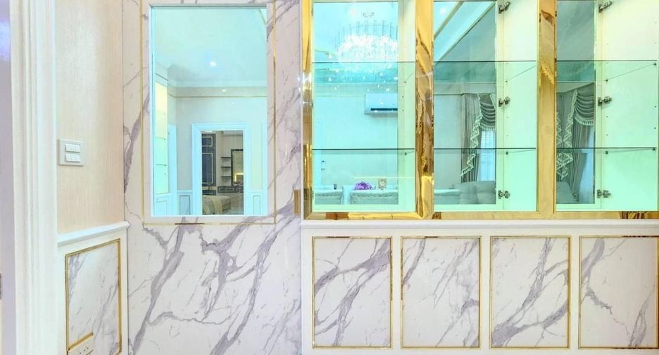 Casa en venta de 4 habitaciones en Bang Lamung, Chonburi