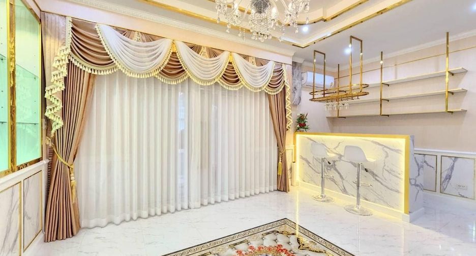 Casa en venta de 4 habitaciones en Bang Lamung, Chonburi