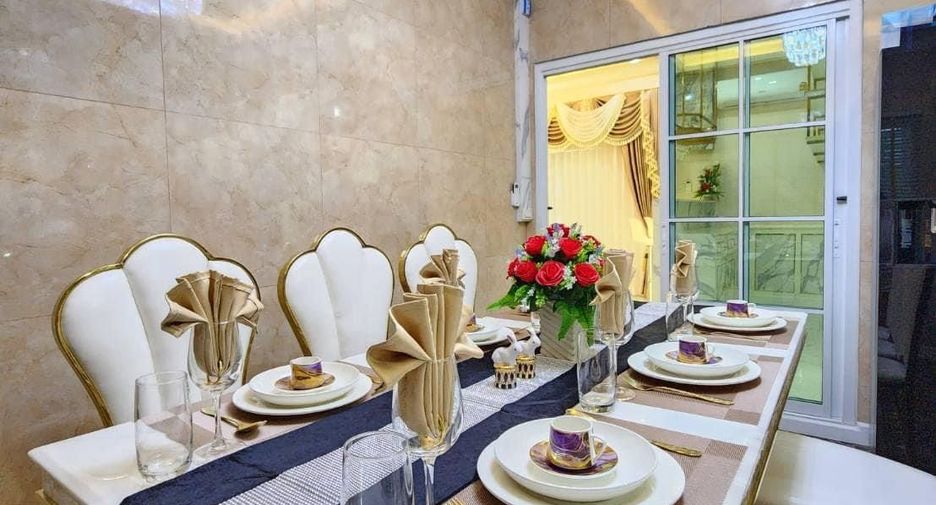 Casa en venta de 4 habitaciones en Bang Lamung, Chonburi