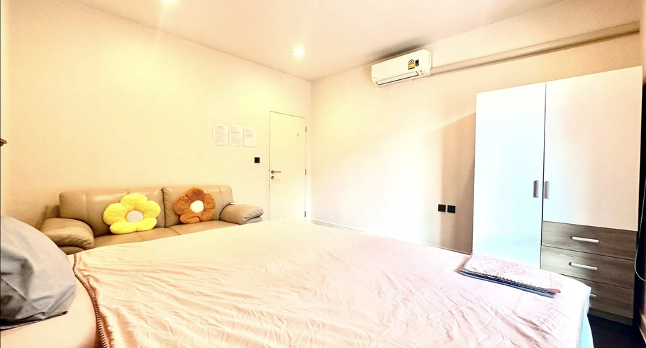 À louer 4 chambres maison à Bang Kapi, Bangkok