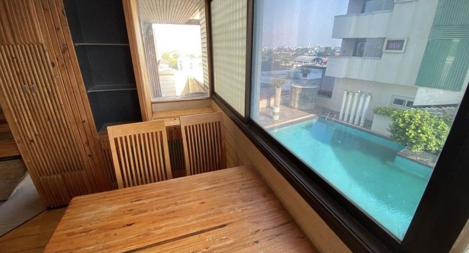 For sale and for rent 3 bedrooms condo in Phra Khanong, Bangkok