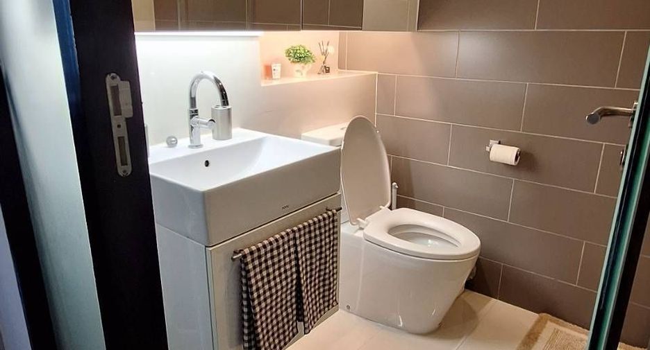 For rent 1 bed condo in Khlong Toei, Bangkok