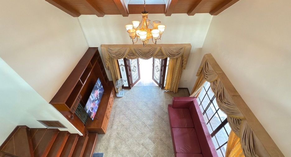 For sale 5 bedrooms villa in Bang Lamung, Chonburi