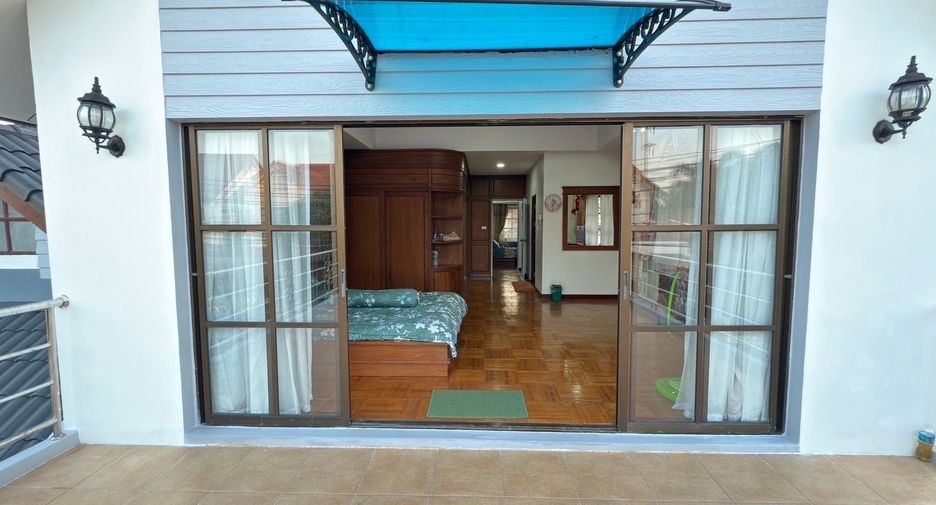 For sale 5 bedrooms villa in Bang Lamung, Chonburi