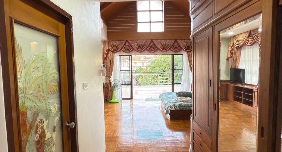 For sale 5 bedrooms villa in Bang Lamung, Chonburi