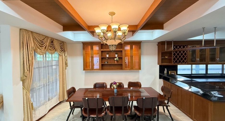 For sale 5 bedrooms villa in Bang Lamung, Chonburi