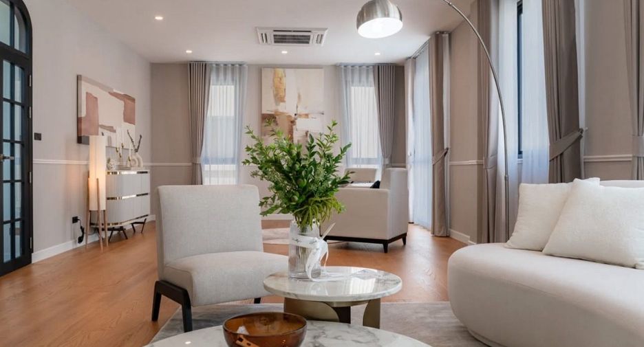 For rent 5 bedrooms house in Saphan Sung, Bangkok