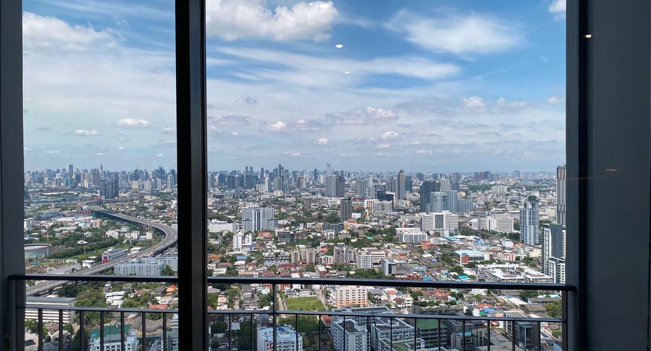 For sale and for rent 3 bedrooms condo in Bang Na, Bangkok