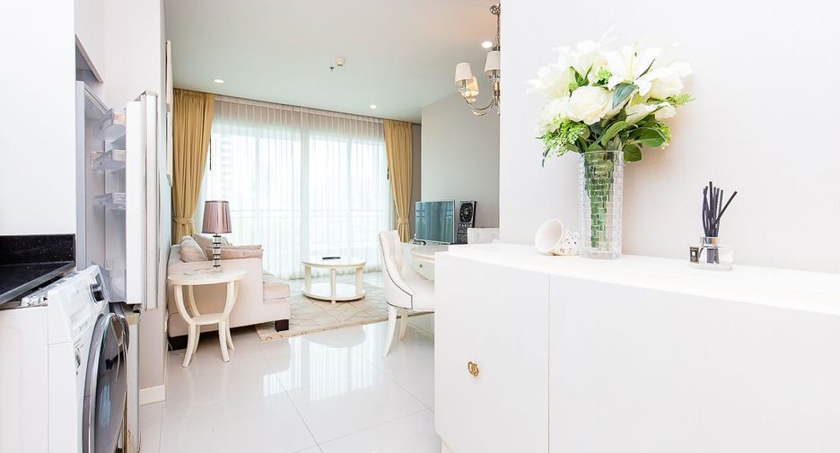 For rent 1 bed condo in Watthana, Bangkok