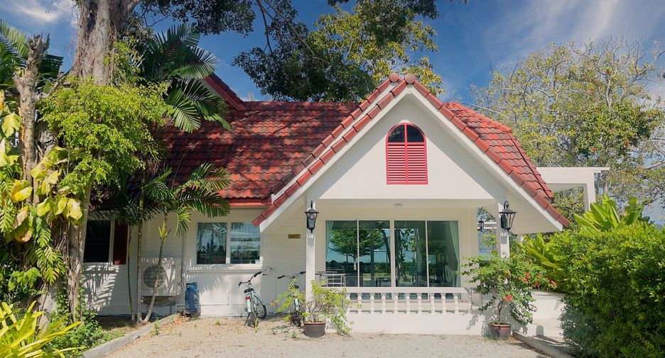 For rent 2 bedrooms villa in Mueang Phuket, Phuket