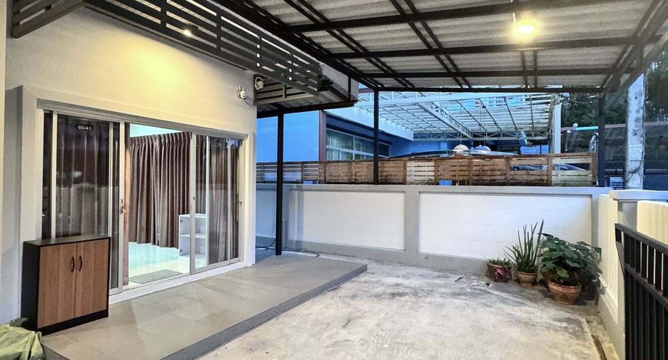 Haus zur Miete mit 3 Zimmer in Mueang Phuket, Phuket