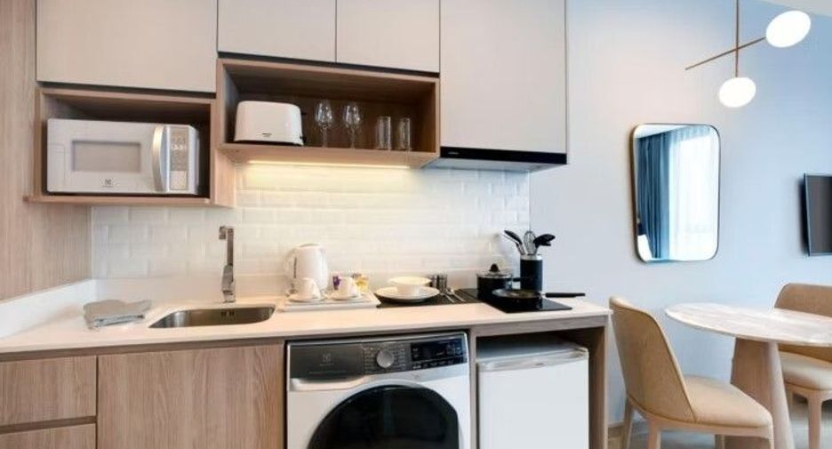 For rent 2 bedrooms apartment in Watthana, Bangkok