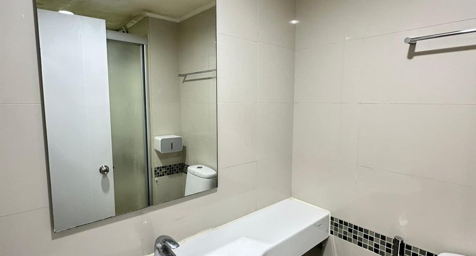 For sale and for rent 1 bed condo in Yan Nawa, Bangkok
