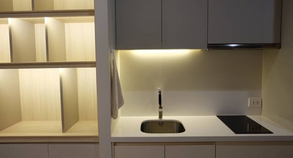For rent studio condo in Pathum Wan, Bangkok