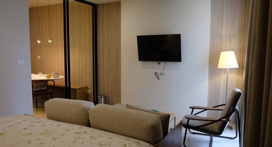 For rent studio condo in Pathum Wan, Bangkok