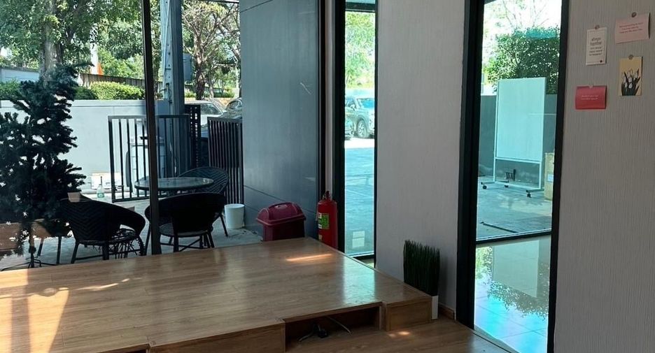 À vendre bureau à Lat Phrao, Bangkok