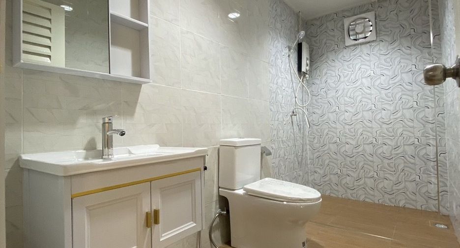 For sale and for rent 3 bedrooms house in Bang Na, Bangkok