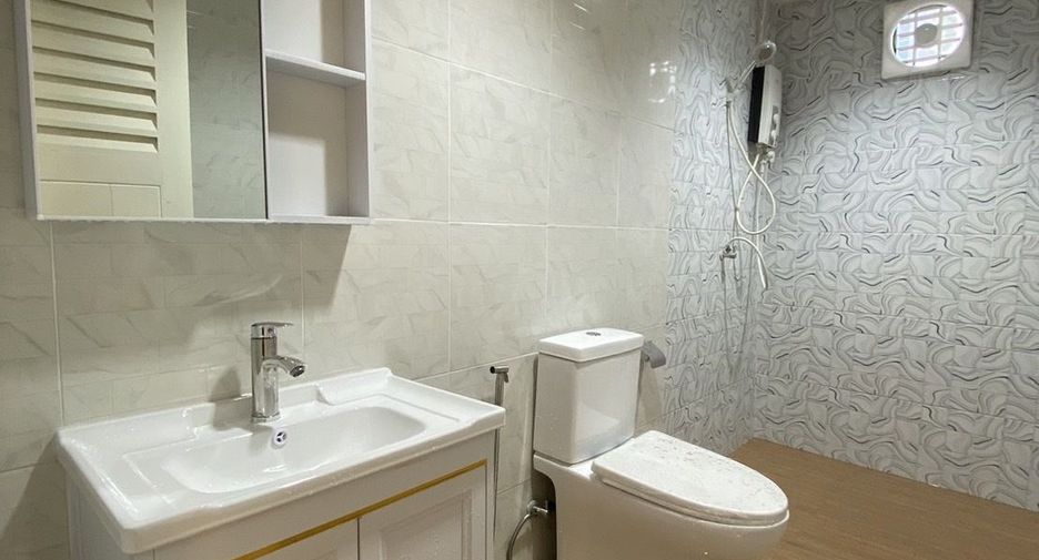 For sale and for rent 3 bedrooms house in Bang Na, Bangkok